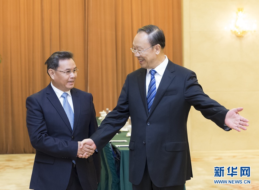 10月12日，中共中央書記處書記、全國(guó)政協(xié)副主席杜青林在北京會(huì)見來華訪問并出席“2016中國(guó)共產(chǎn)黨與世界對(duì)話會(huì)”的老撾人革黨中央政治局委員、建國(guó)陣線中央主席賽頌蓬·豐威漢率領(lǐng)的老撾人革黨代表團(tuán)?！⌒氯A社記者丁海濤攝