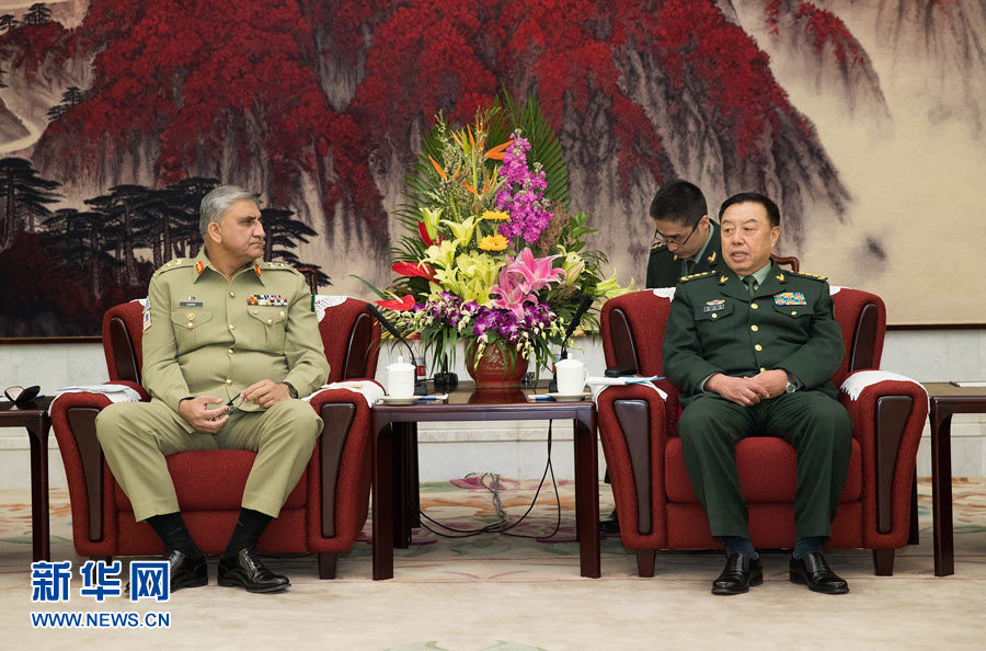  3月16日，中央軍委副主席范長龍會見來訪的巴基斯坦陸軍參謀長巴杰瓦。   新華社記者琚振華攝