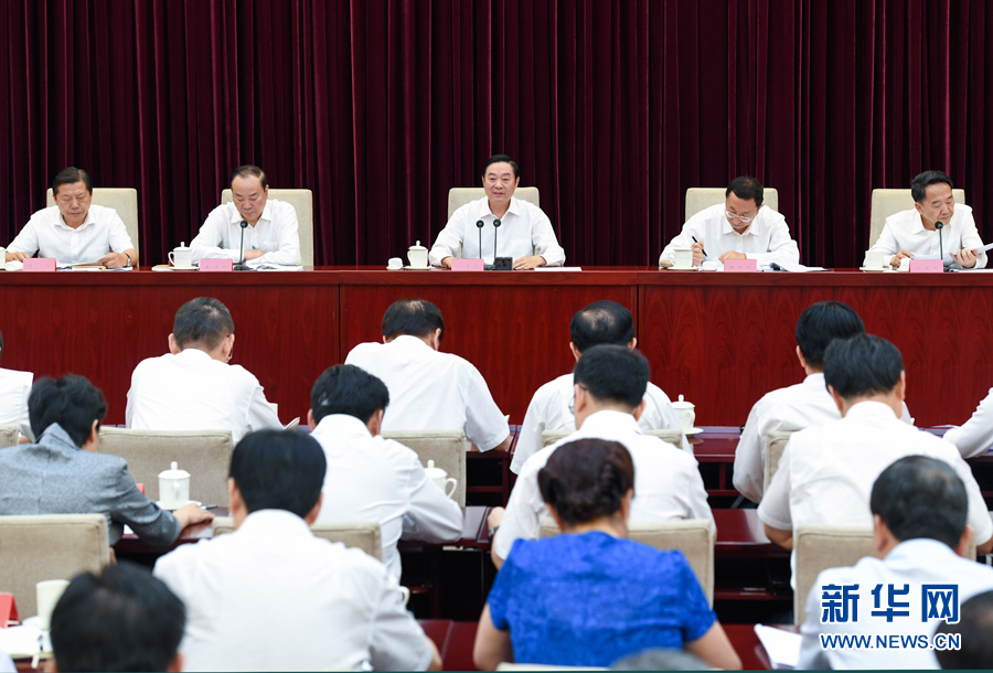7月28日，中宣部在北京召開全國宣傳部長專題工作會議，學(xué)習(xí)貫徹習(xí)近平總書記在省部級主要領(lǐng)導(dǎo)干部專題研討班上的重要講話精神。中共中央政治局委員、中央書記處書記、中宣部部長劉奇葆出席會議并講話。新華社記者張領(lǐng)攝