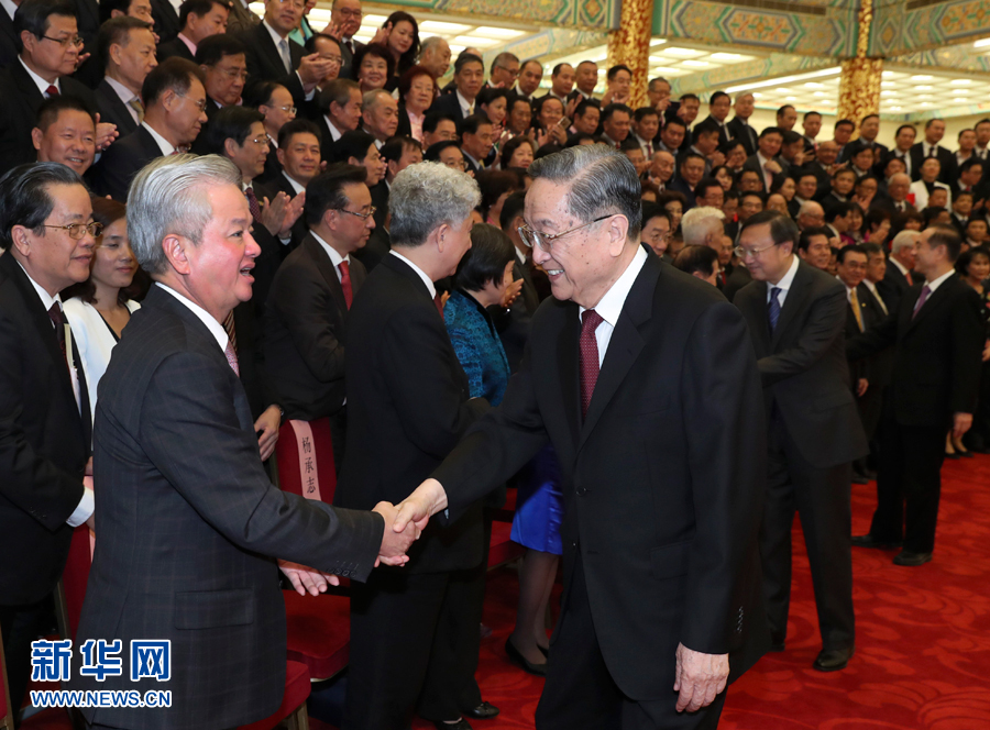 9月28日，中共中央政治局常委、全國(guó)政協(xié)主席俞正聲在北京會(huì)見(jiàn)出席中國(guó)海外交流協(xié)會(huì)第六次會(huì)員大會(huì)的全體代表，并發(fā)表講話。 新華社記者 龐興雷 攝
