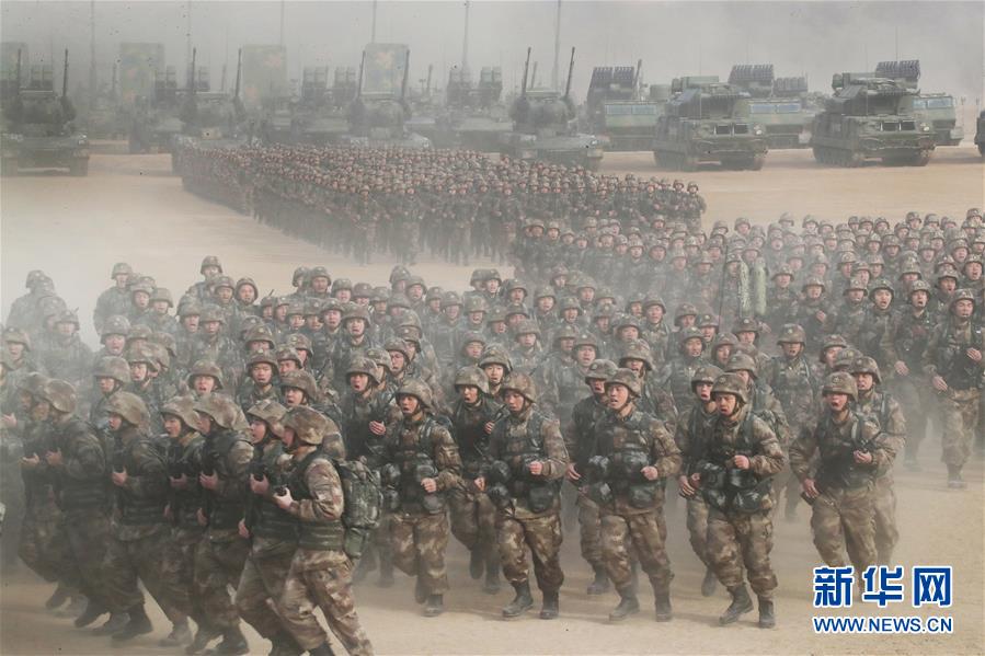 （新華全媒頭條·圖文互動(dòng)）（4）沿著中國(guó)特色強(qiáng)軍之路闊步前進(jìn)——黨中央、中央軍委領(lǐng)導(dǎo)推進(jìn)國(guó)防和軍隊(duì)建設(shè)70年紀(jì)實(shí)