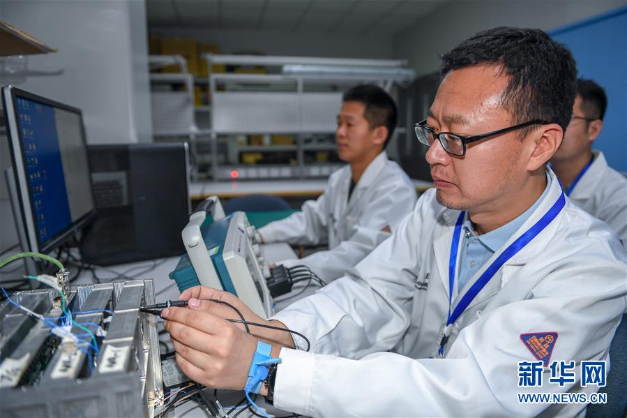 （在習(xí)近平新時代中國特色社會主義思想指引下——新時代新作為新篇章·習(xí)近平總書記關(guān)切事·圖文互動）（3）終不悔為國為民，攀高峰只爭朝夕——來自科學(xué)家們的動人故事