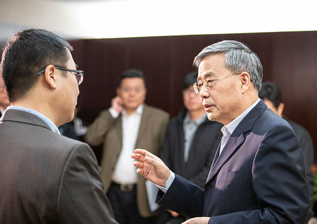 讓銀行業(yè)金融機(jī)構(gòu)愿意做、能夠做、也會(huì)做民營企業(yè)業(yè)務(wù)