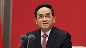 中央宣傳部副部長(zhǎng)、國(guó)務(wù)院新聞辦公室主任徐麟主持發(fā)布會(huì)