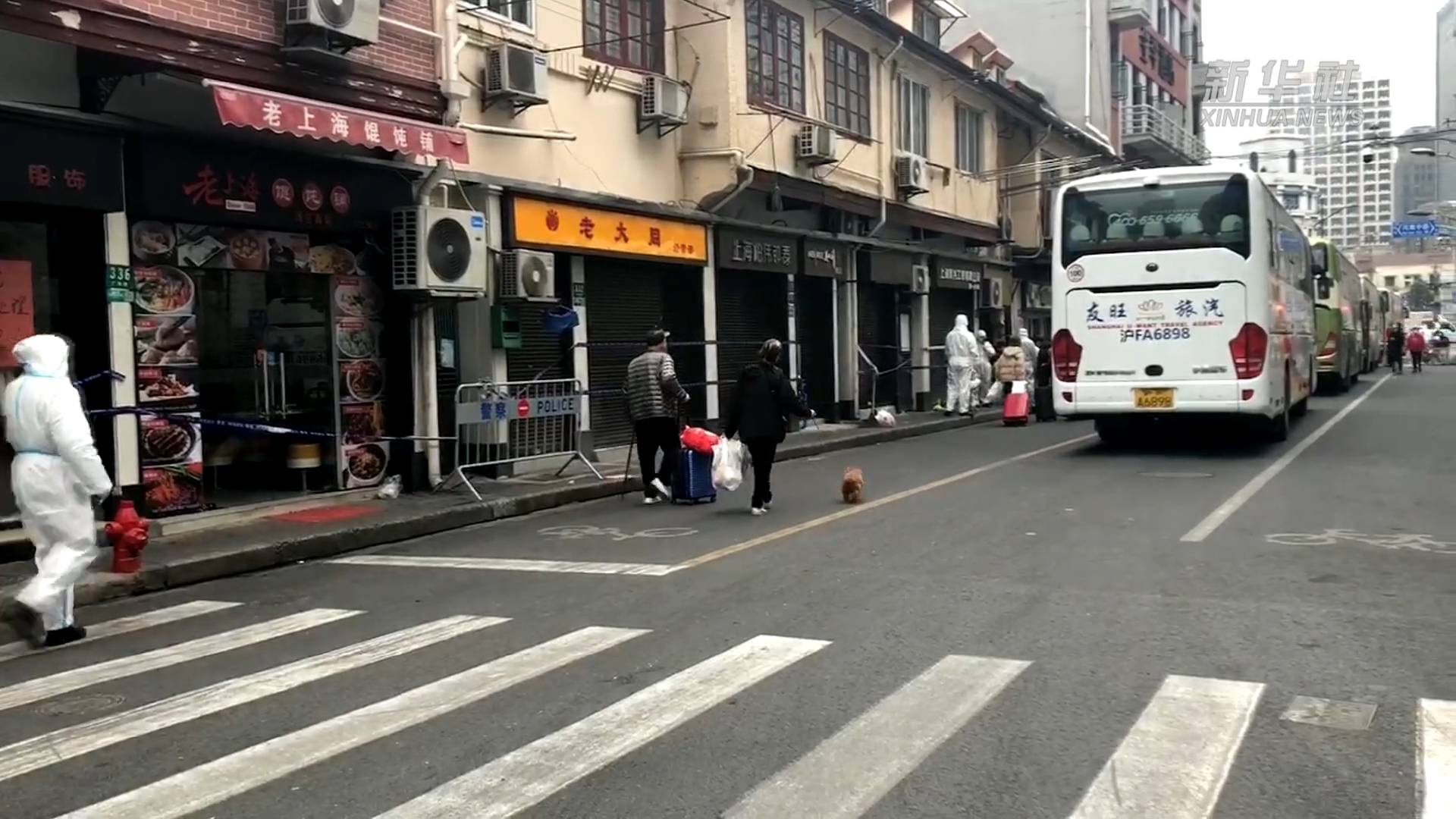 居民隔離可以帶寵物了，暖心！